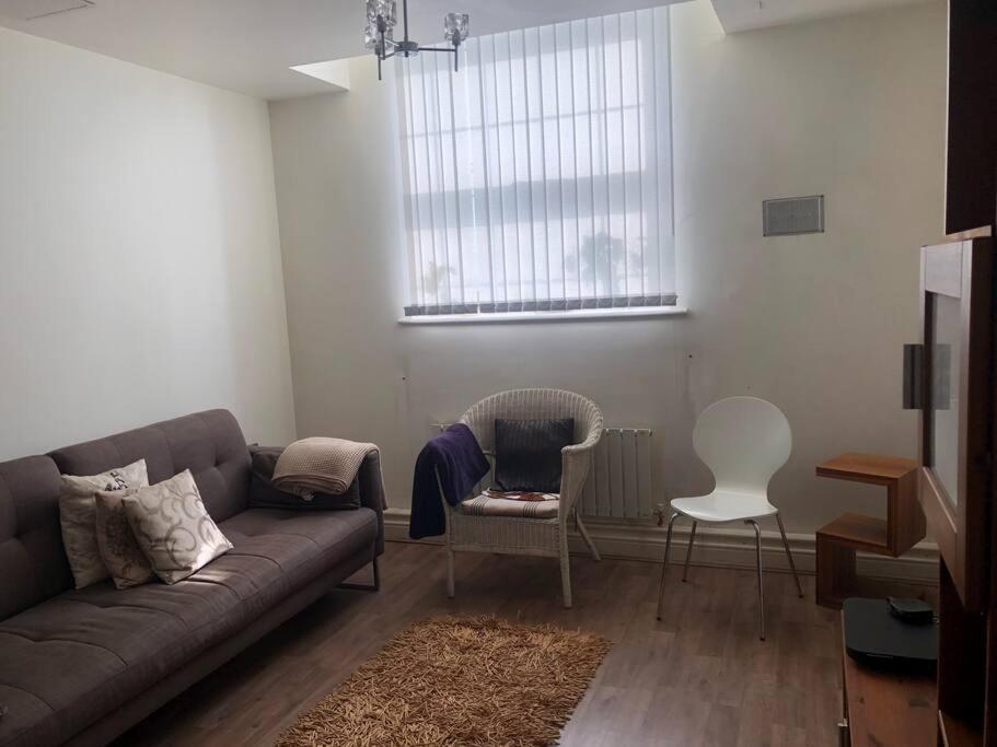 Appartamento Flat In Blue Plaque Building Londra Esterno foto